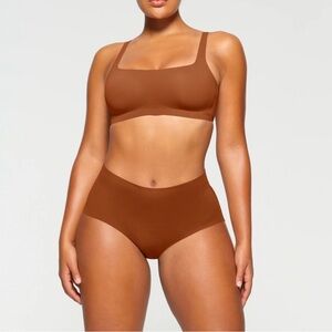 SKIMS Naked Scoop Bralette